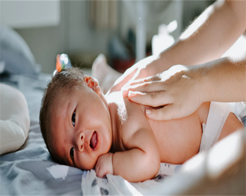 代怀包生儿子:吃维生素C咀嚼片对女人有什么好处